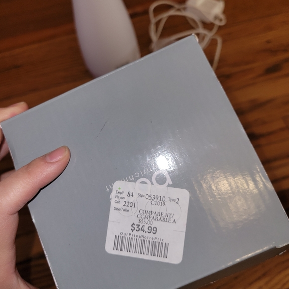 Essential Oil Diffuser - Picture 2 of 3